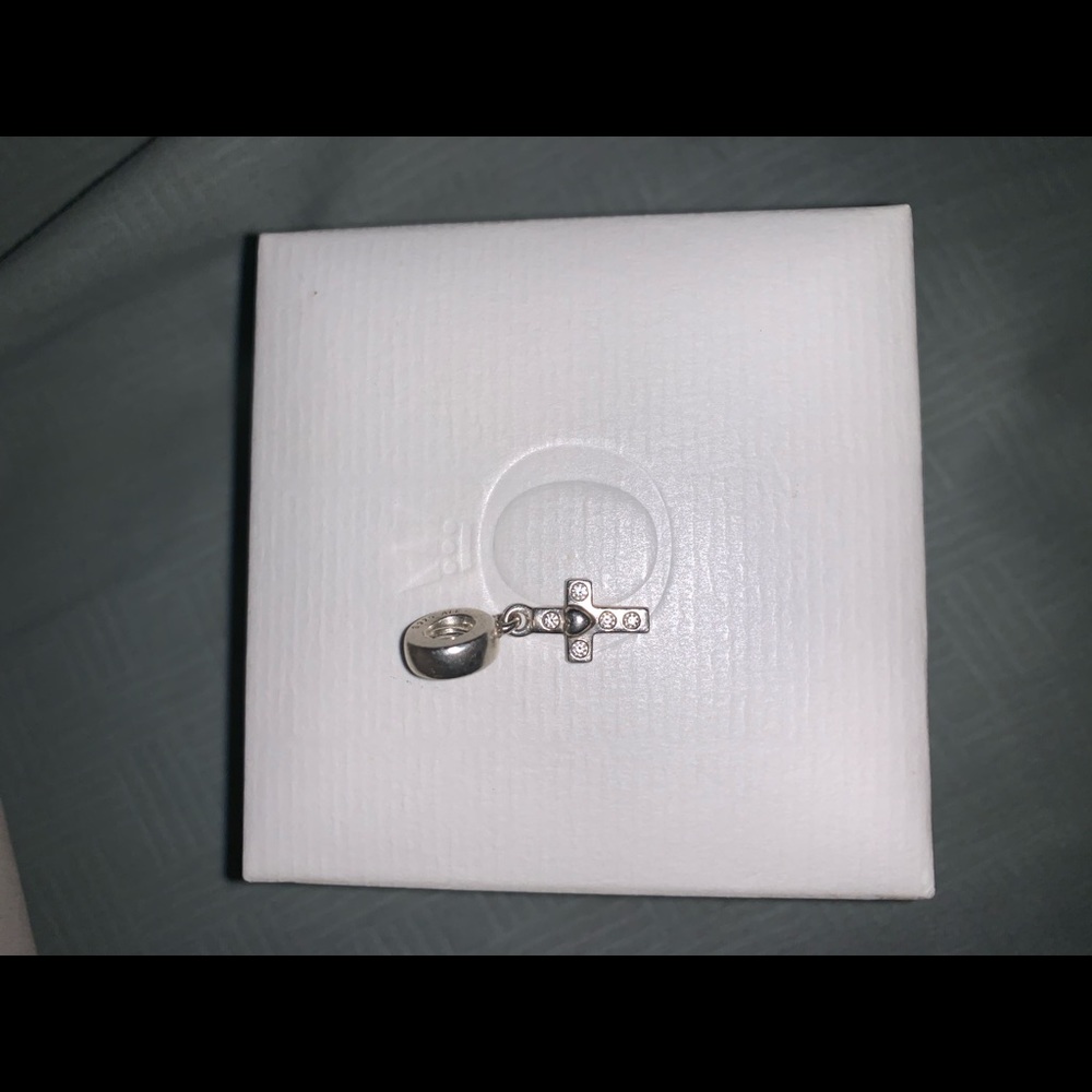 Pandora bracelet charm (w/o box)
